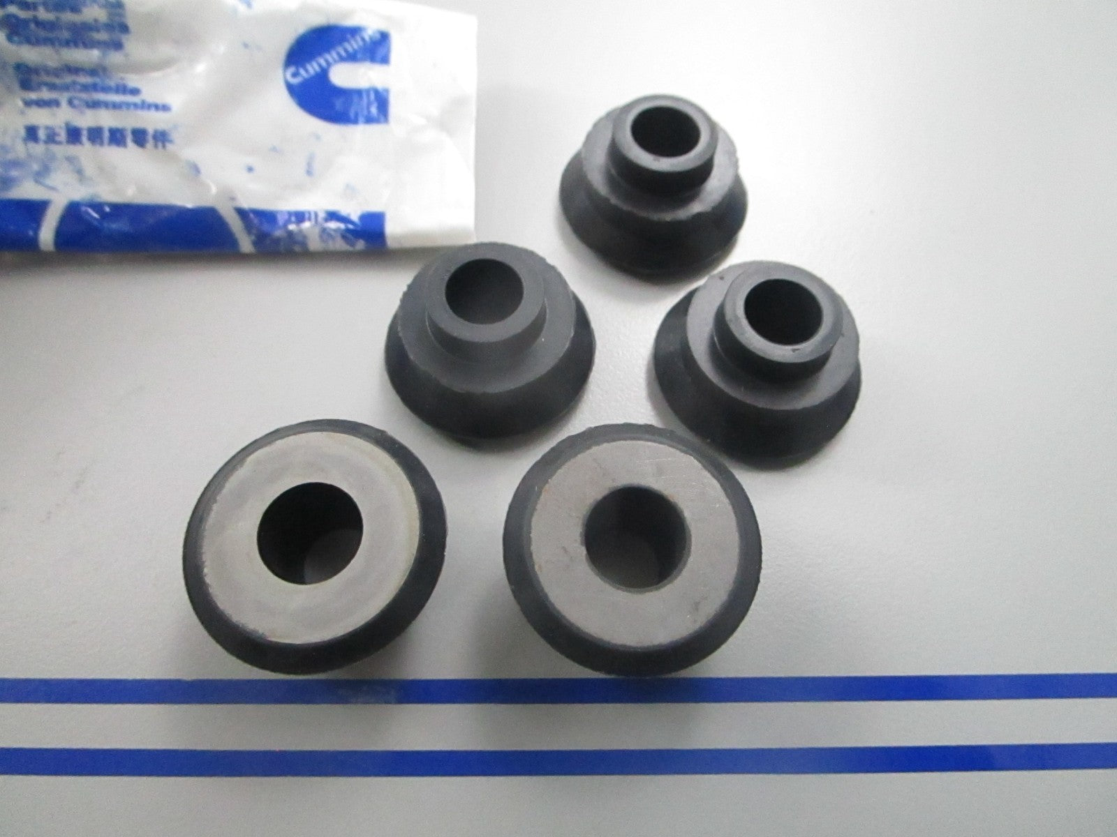 *NEW OEM* (LOT OF 5) 0810 Cummins Noise Isolator 3942659