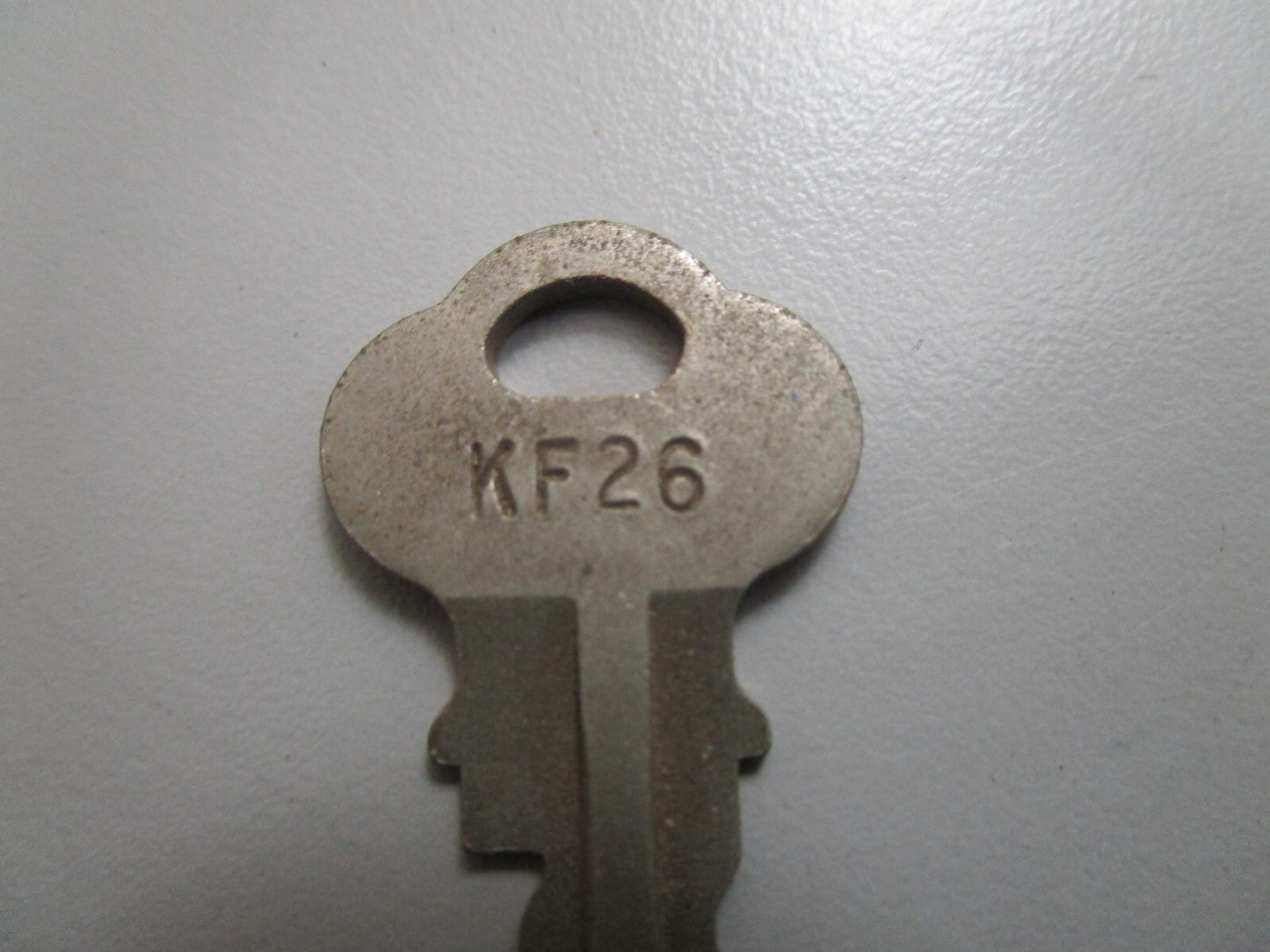 *NEW OEM* 0810 OMC Johnson Evinrude Ignition Key KF26 501541 0501541