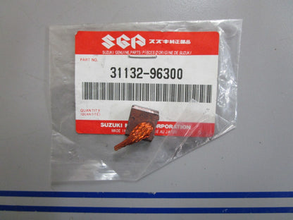 *NEW OEM* 0810 Suzuki Brush 31132-96300