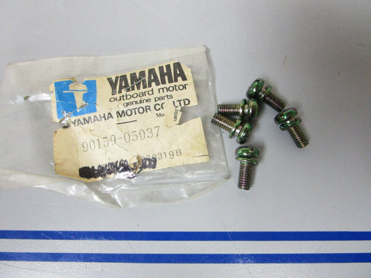 *NEW OEM* (LOT OF 5) 0810 Yamaha Screw & Washer 90159-05037