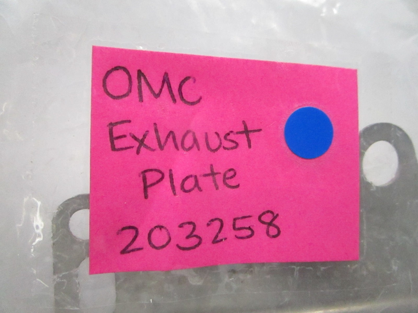 *NEW OEM* 0810 OMC Johnson Evinrude Exhaust Plate 203258 0203258