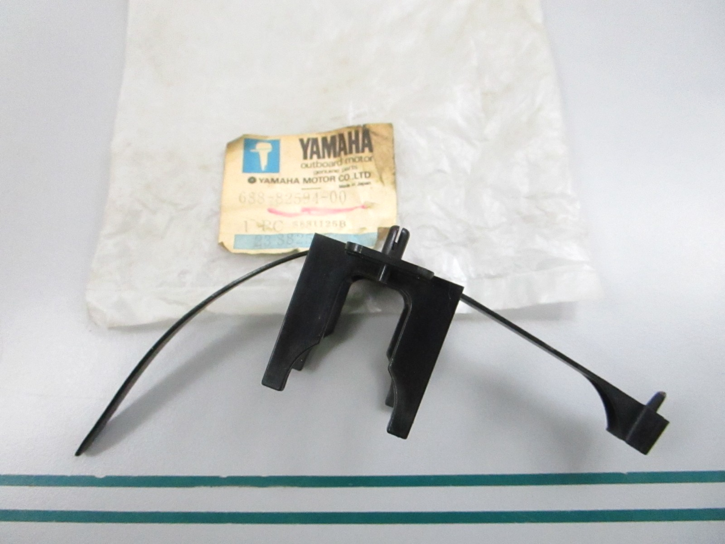 NEW OEM 688-82594-00-00 Yamaha Electrical Clamp 0810