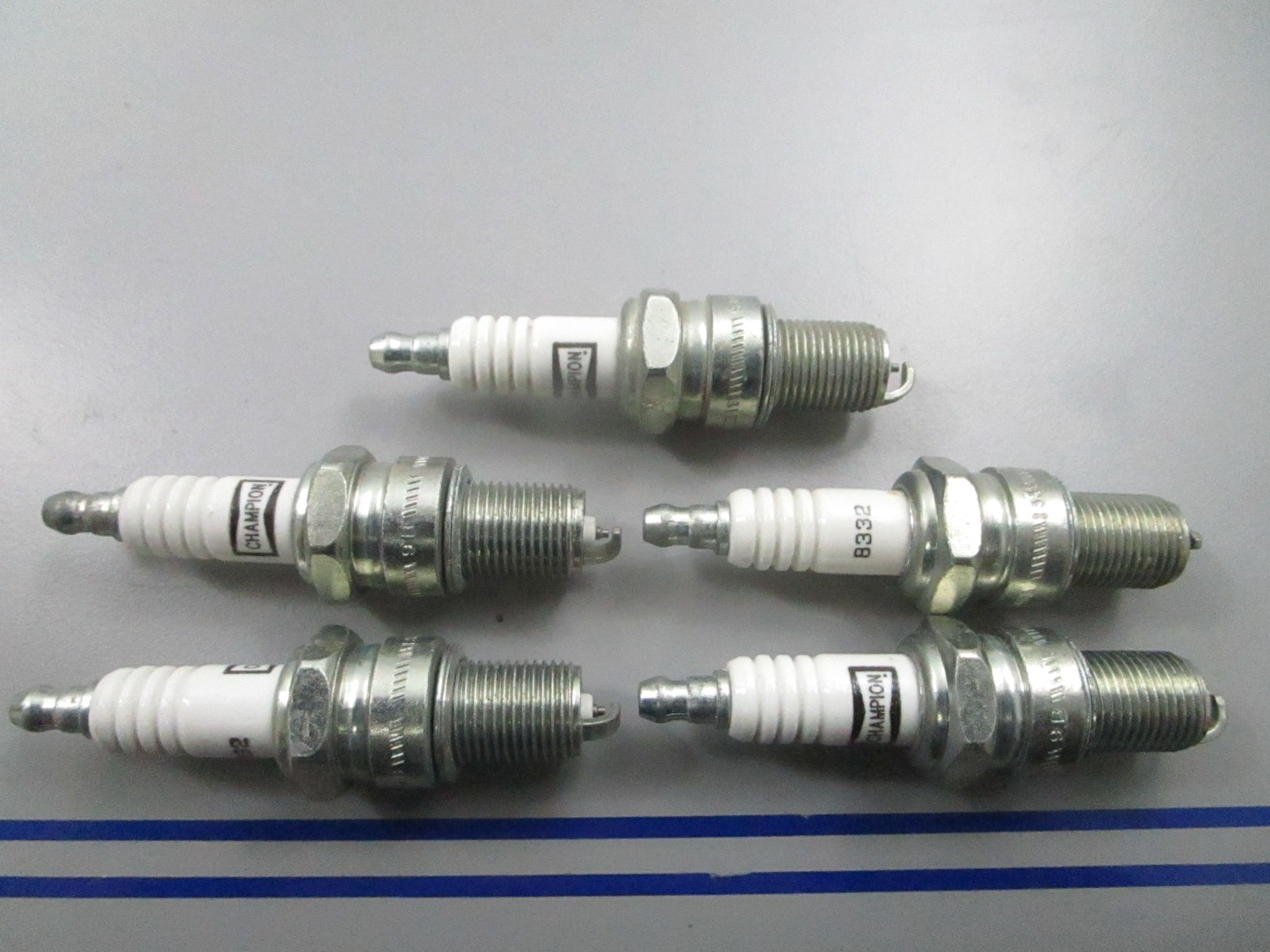 *NEW OEM* (LOT OF 5) 0810 Champion Spark Plug 8332