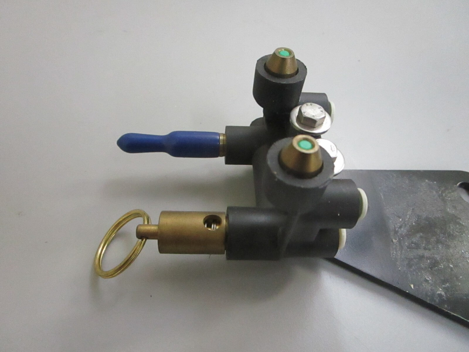 *NEW OEM* 0820 Mercury Quicksilver Air Valve Ay 862969A2