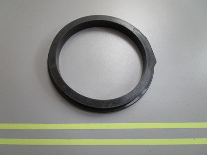 *NEW OEM* 0810 OMC Johnson Evinrude Retainer 318456 0318456