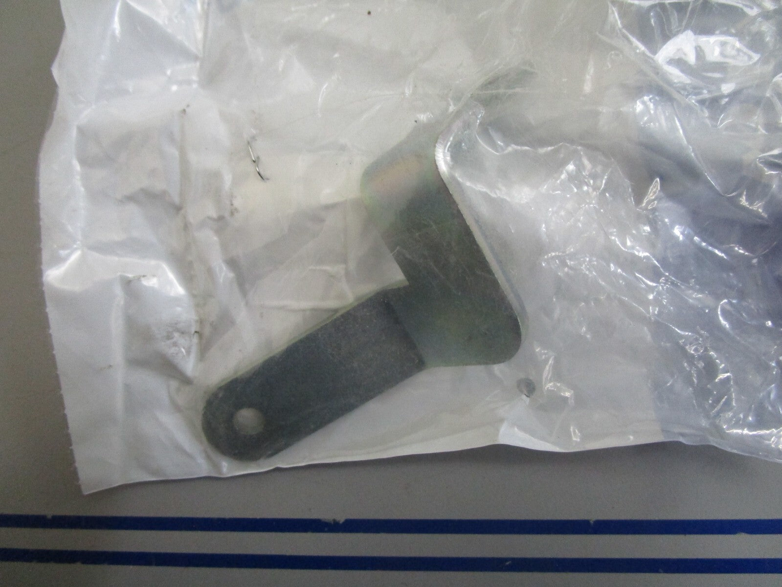 *NEW OEM* 0820 Volvo Penta Bracket 3862301