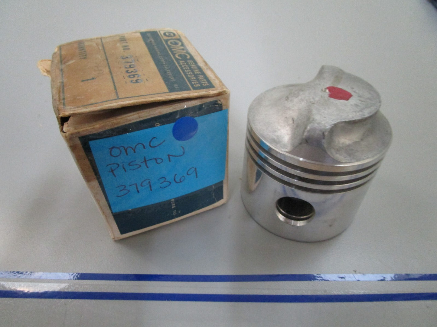 *NEW OEM* 0810 OMC Johnson Evinrude Piston 379369 0379369