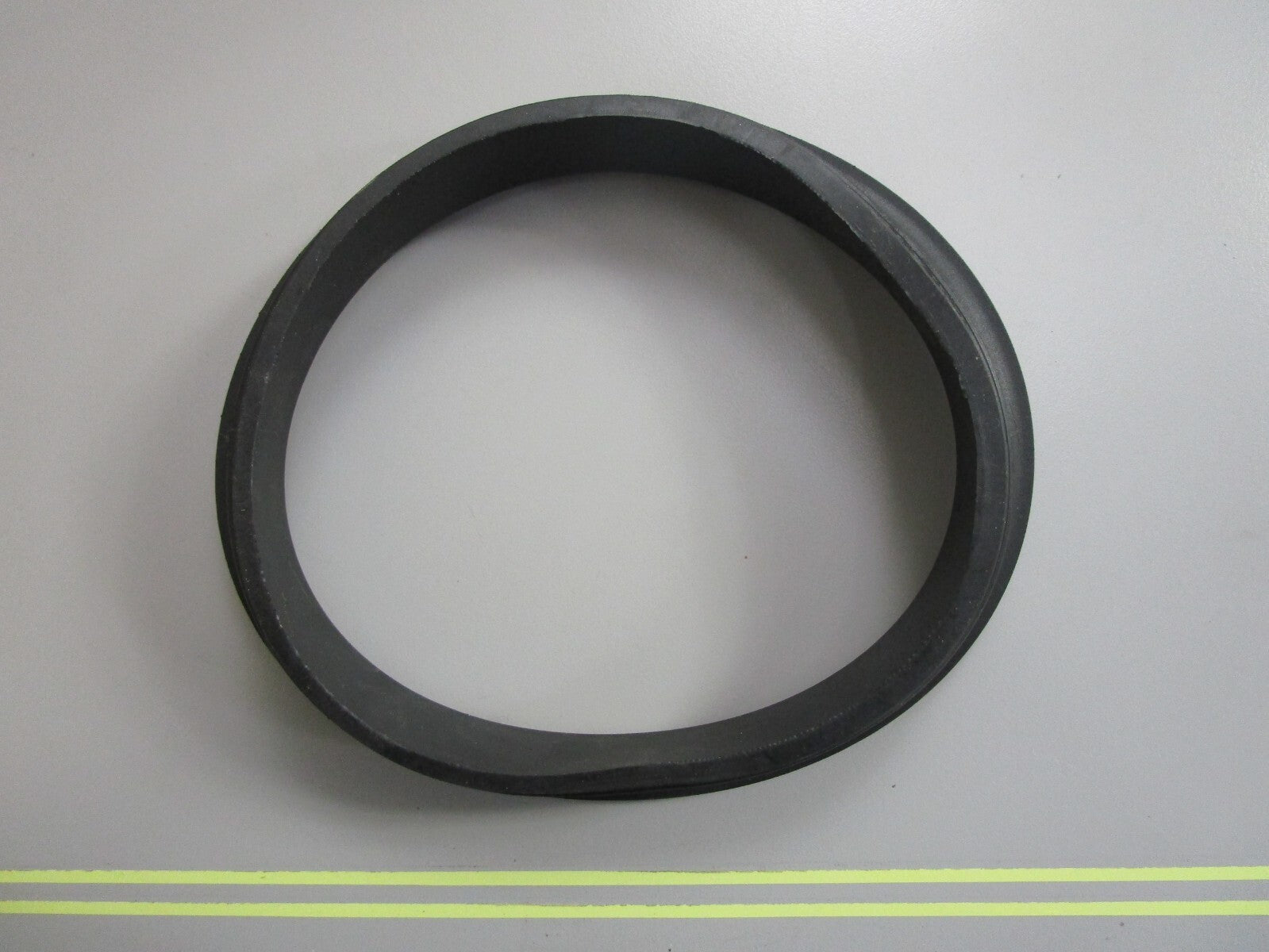 *NEW OEM* 0810 Volvo Penta Support Ring 838733