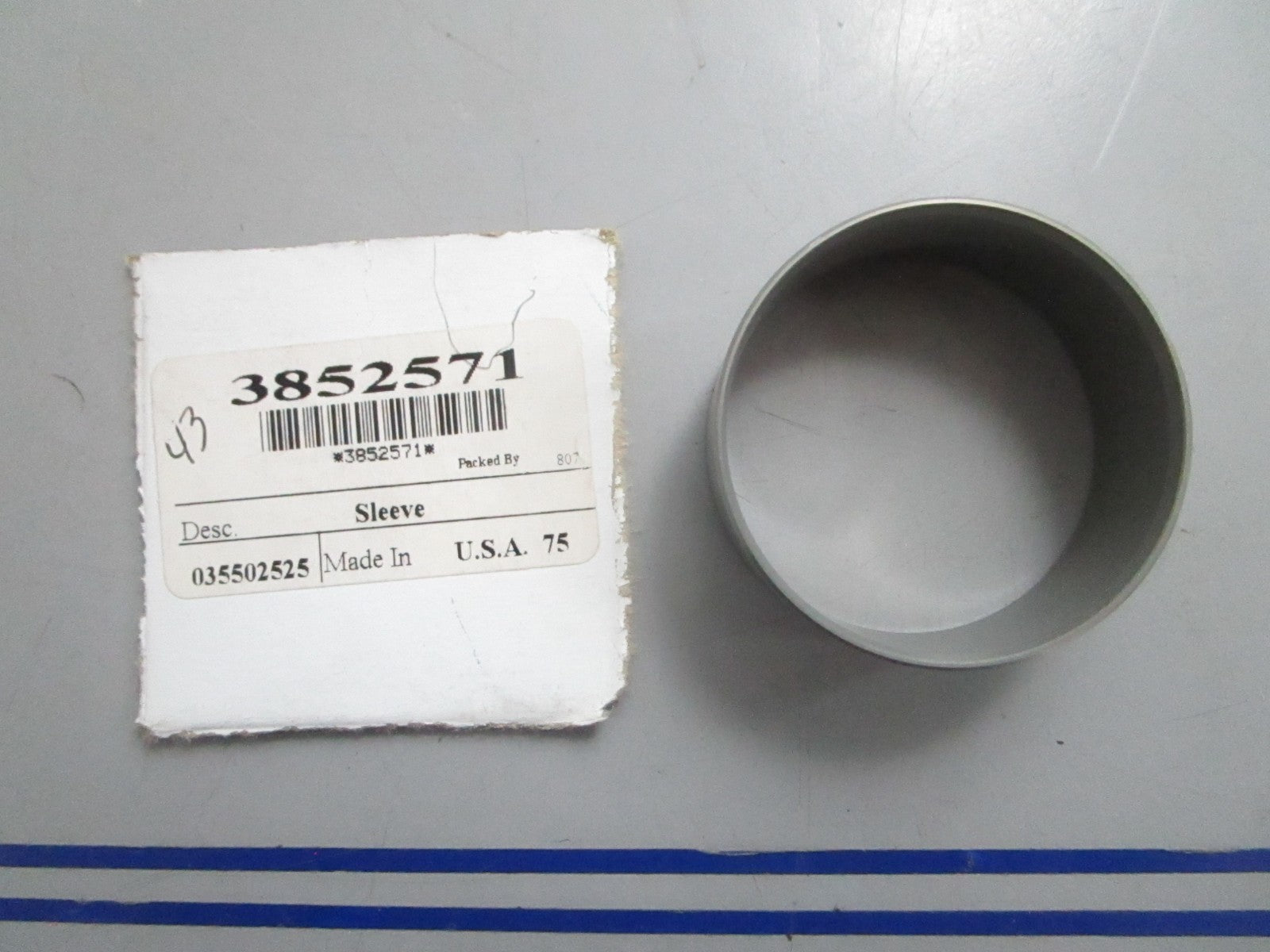 *NEW OEM* 0820 Volvo Penta Sleeve 3852571