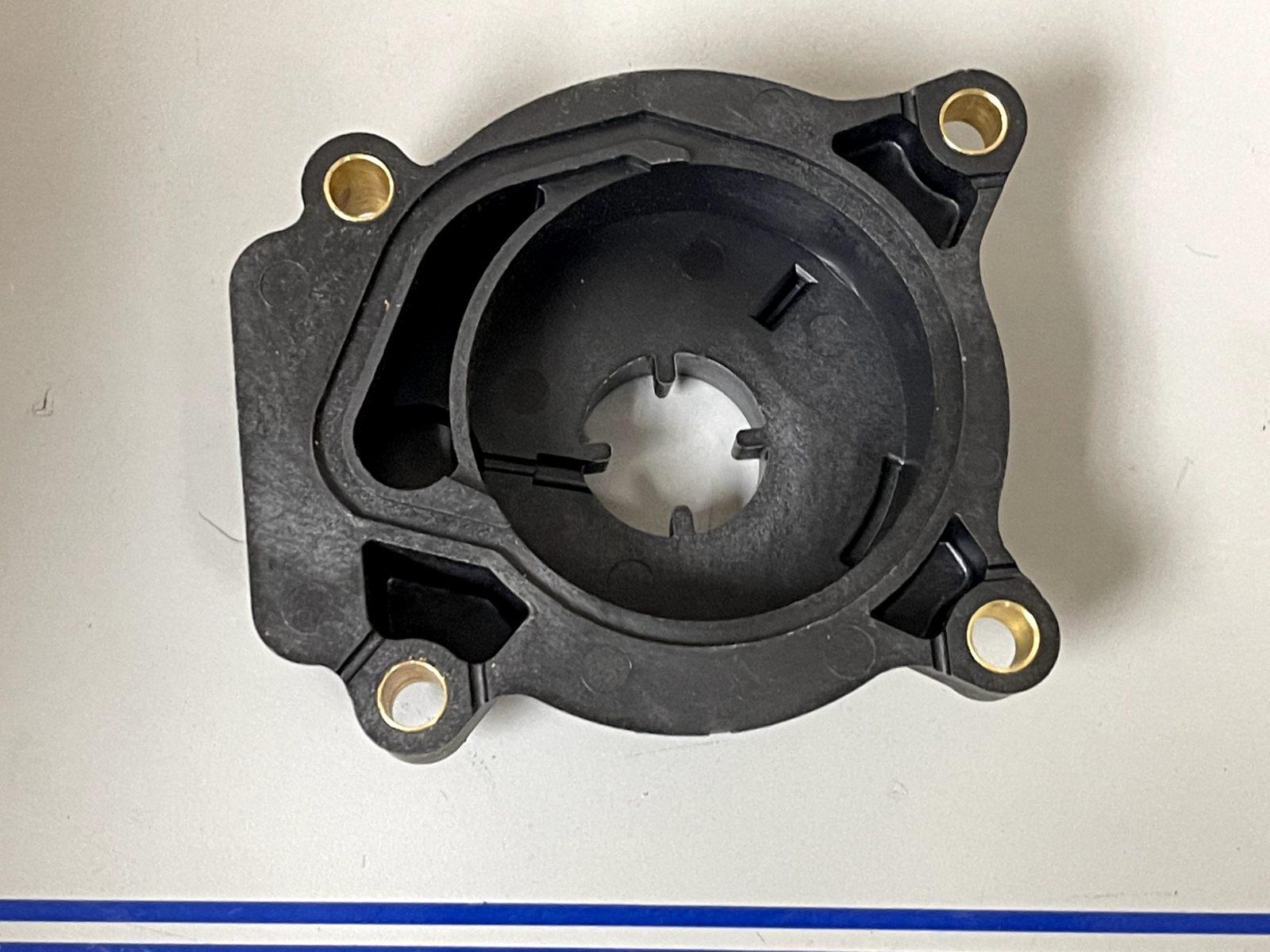 *NEW OEM* 0670 OMC Johnson Evinrude Water Pump Impeller Housing 0384087 384087