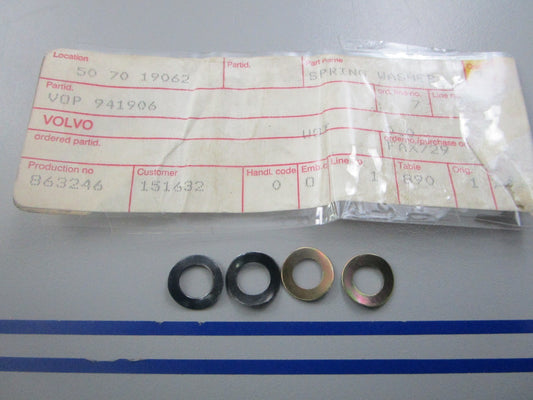 *NEW OEM* (LOT OF 4) 0810 Volvo Penta Spring Washer 941906