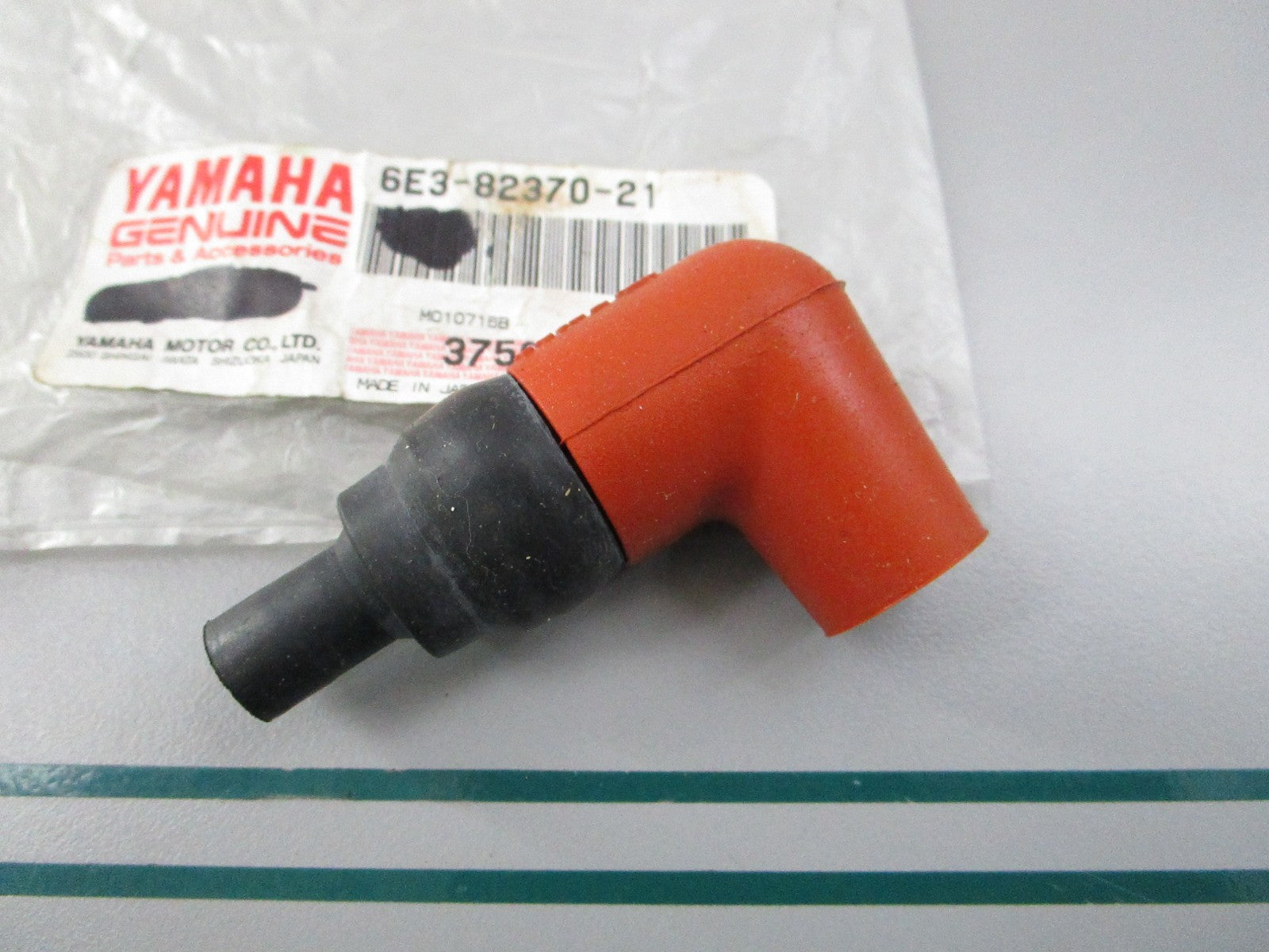 NEW OEM 6E3-82370-21-00 Yamaha Spark Plug Cap 0810