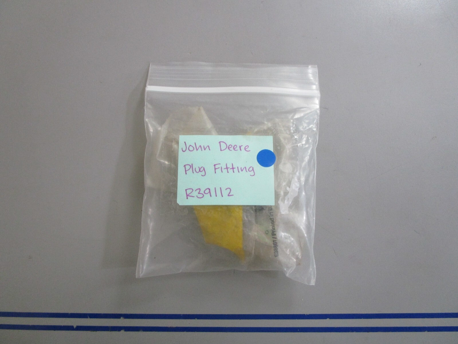 *NEW OEM* 0810 John Deere Plug Fitting R39112