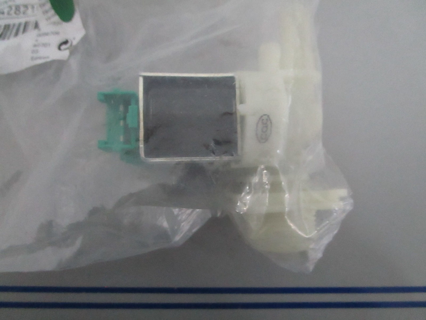 NEW OEM 00428210 Bosch Water Inlet Valve 0820