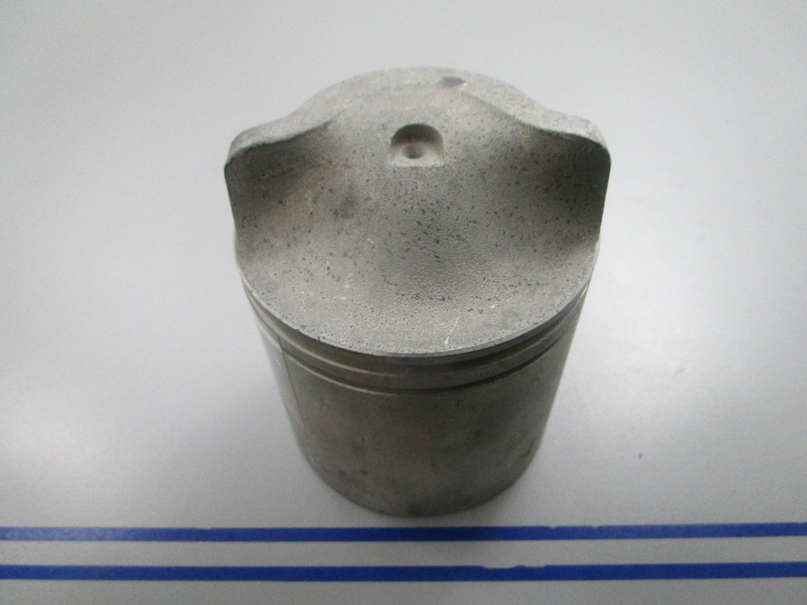 NEW OEM 385348 0385348 317564 0317564 OMC Johnson Evinrude Piston 0810