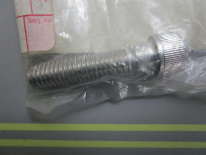 *NEW OEM* 0810 Volvo Penta Screw 959457