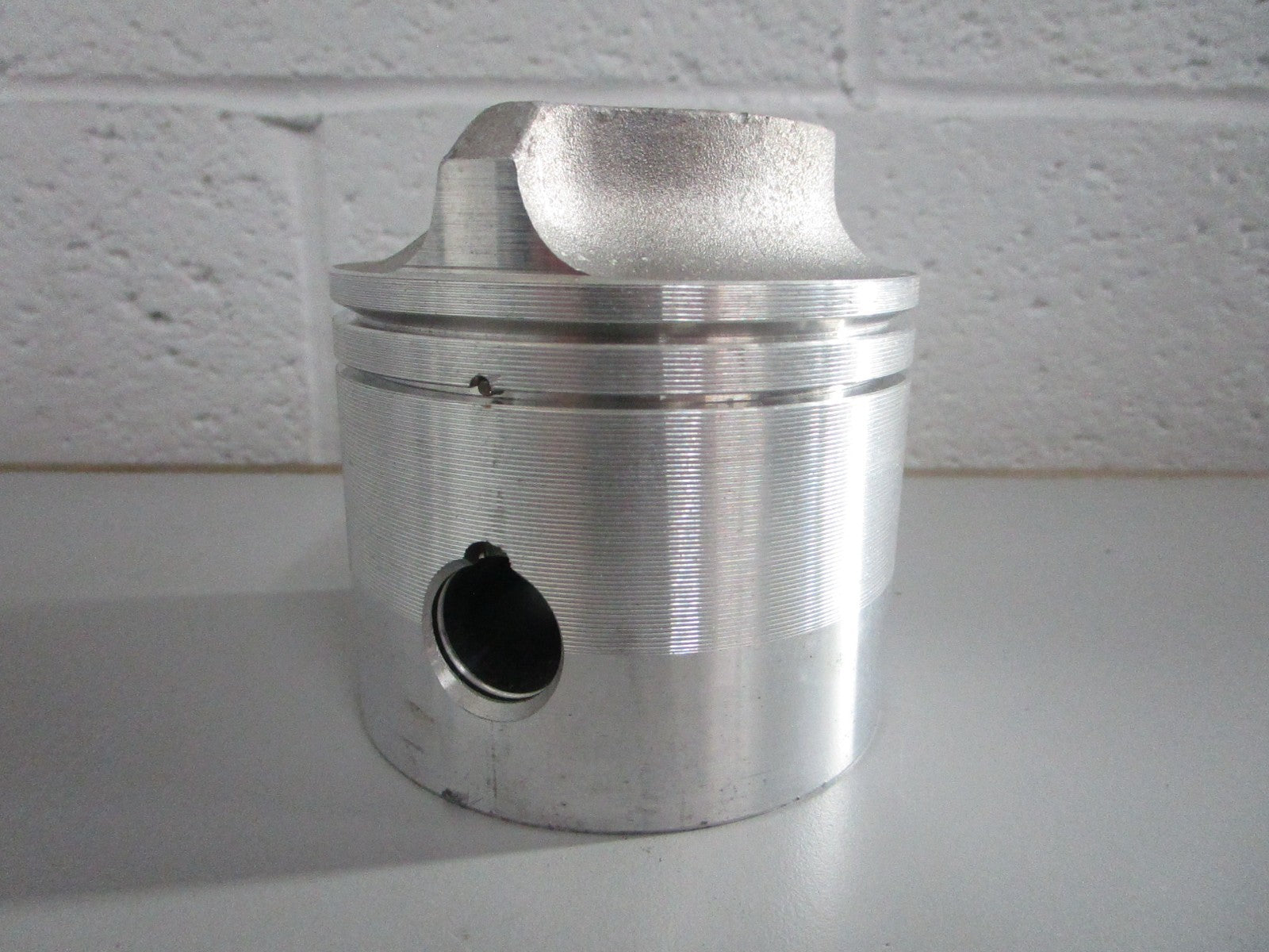 NEW OEM 378526 0378526 317806 OMC Johnson Evinrude .020 Piston 0820