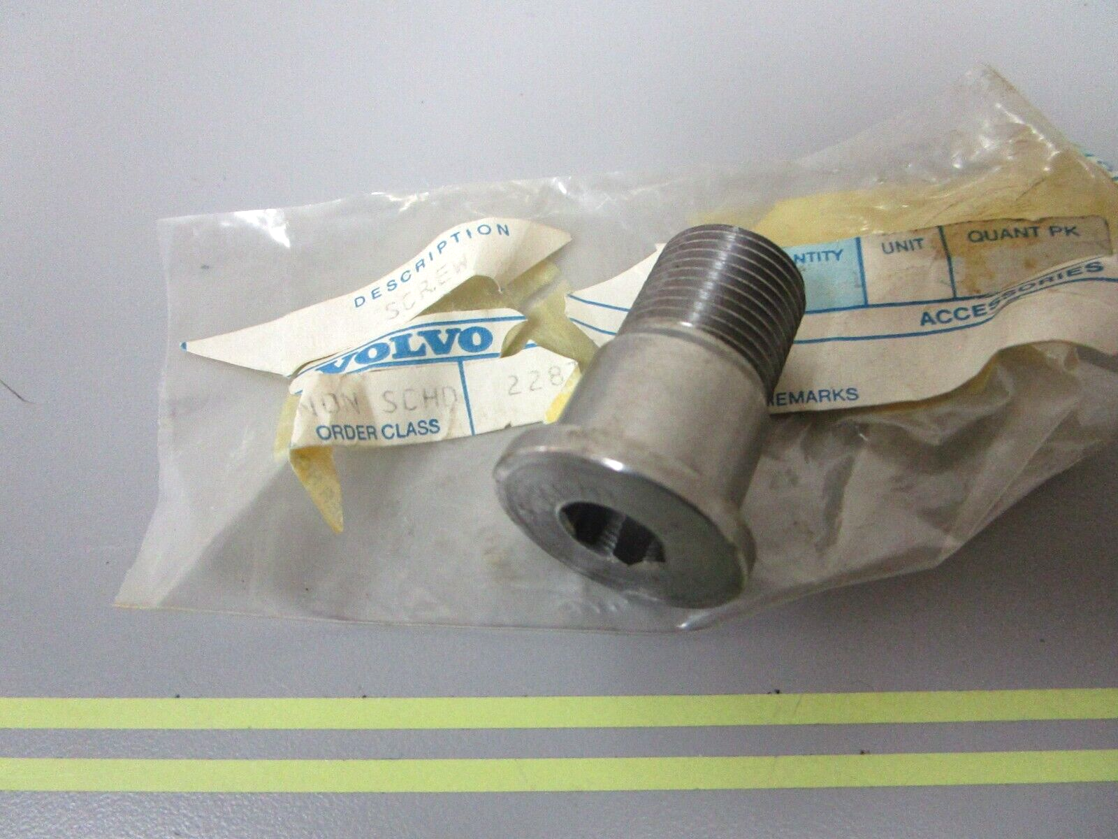 *NEW OEM* 0720 Volvo Penta Shoulder Screw 839696