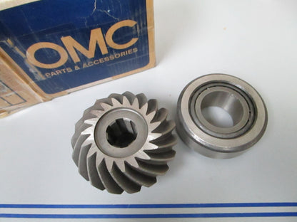 *NEW OEM* 0810 OMC Johnson Evinrude Pinion Gear & Bearing Ay 979999 0979999