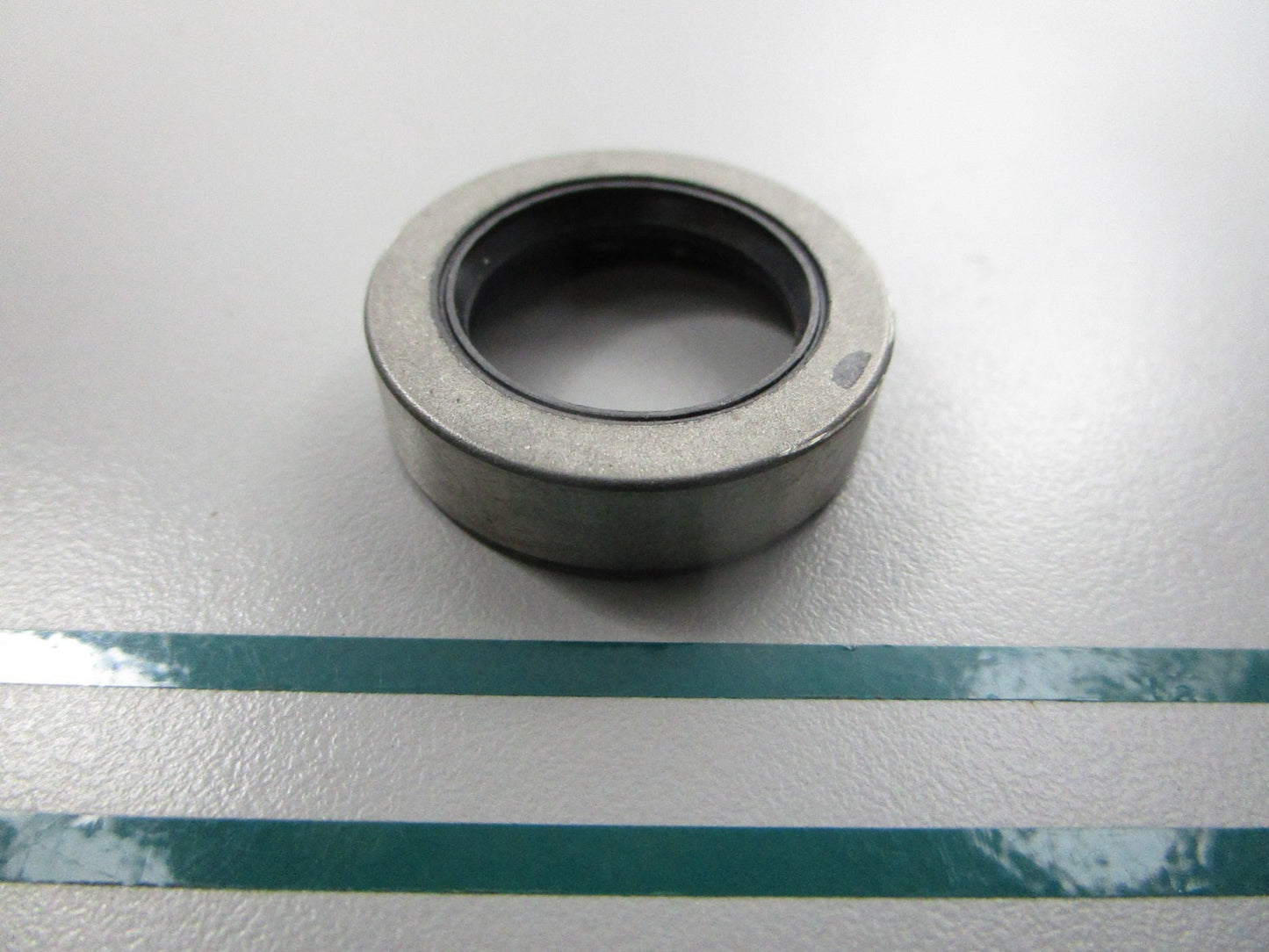 NEW OEM 309733 0309733 OMC Johnson Evinrude Crankshaft Seal 0810