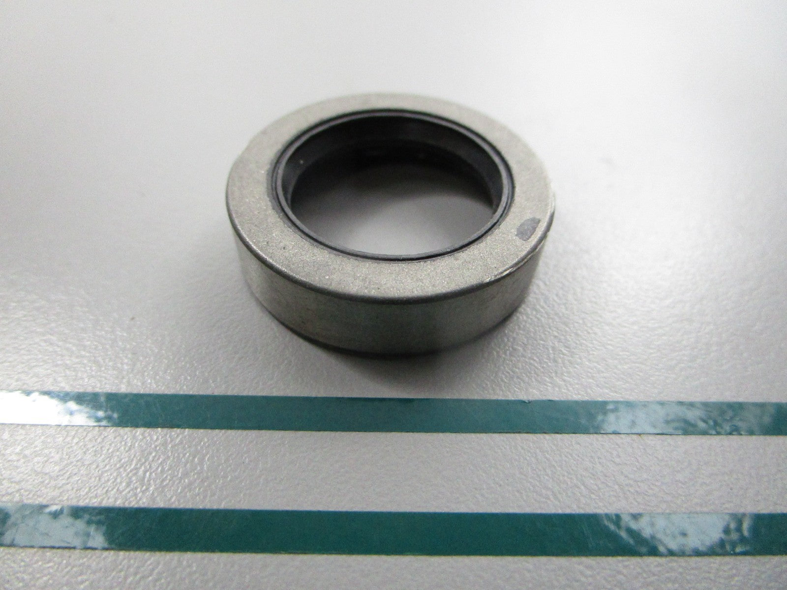 NEW OEM 309733 0309733 OMC Johnson Evinrude Crankshaft Seal 0810