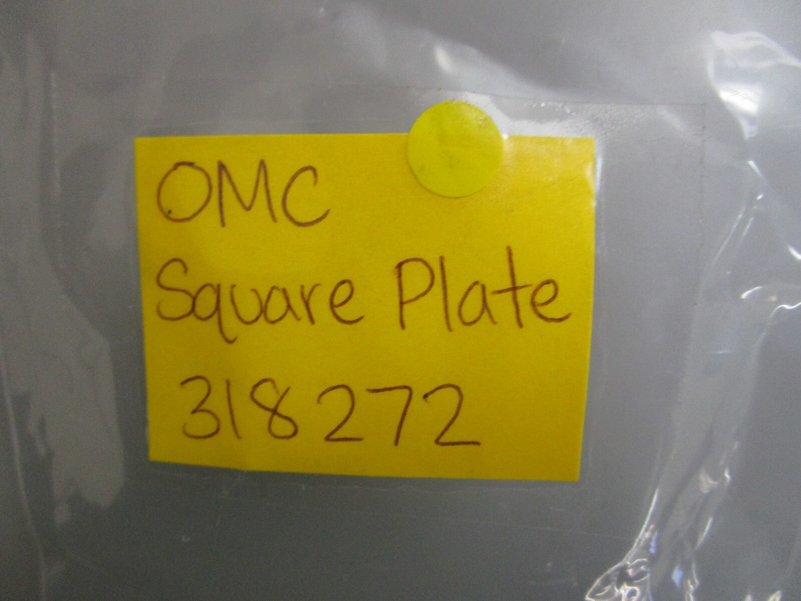 *NEW OEM* (LOT OF 2) 0810 OMC Johnson Evinrude Square Plate 318272 0318272