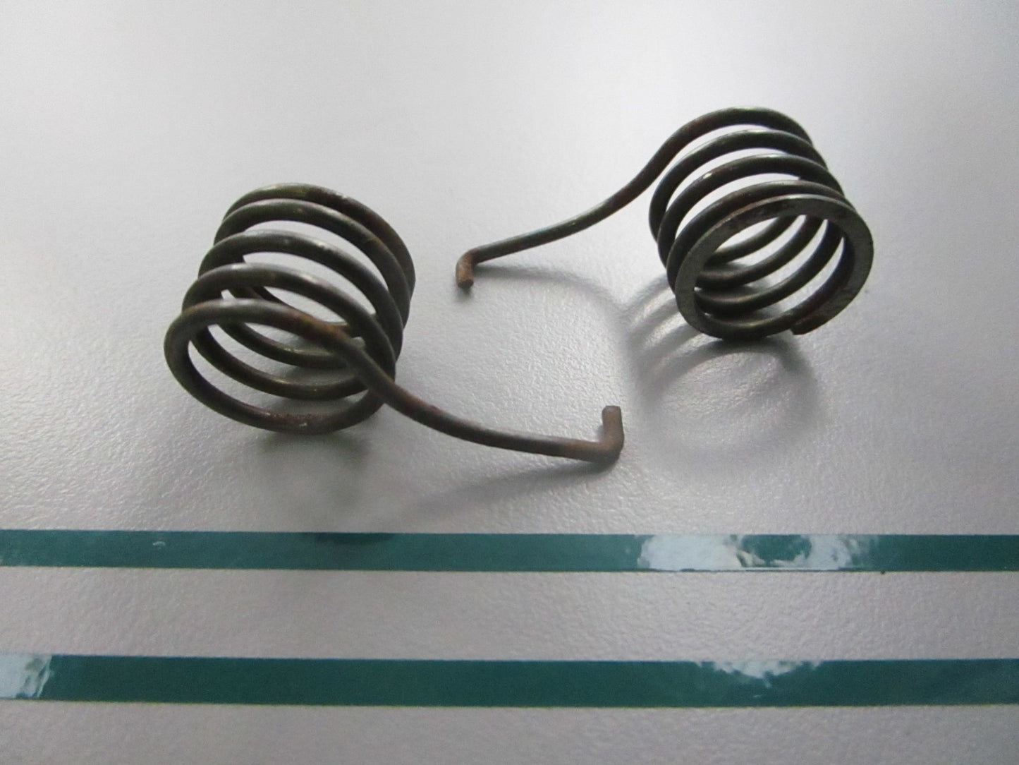 NEW OEM (LOT OF 2) 18152-90000 Suzuki Spring 0810