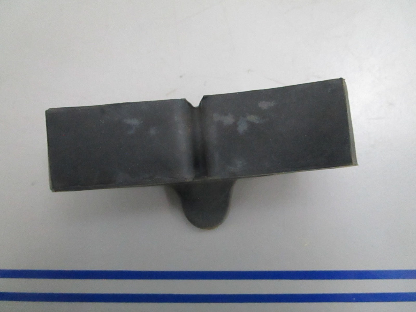 *NEW OEM* 0820 Honda Rear Tank Rubber 17613-246-000