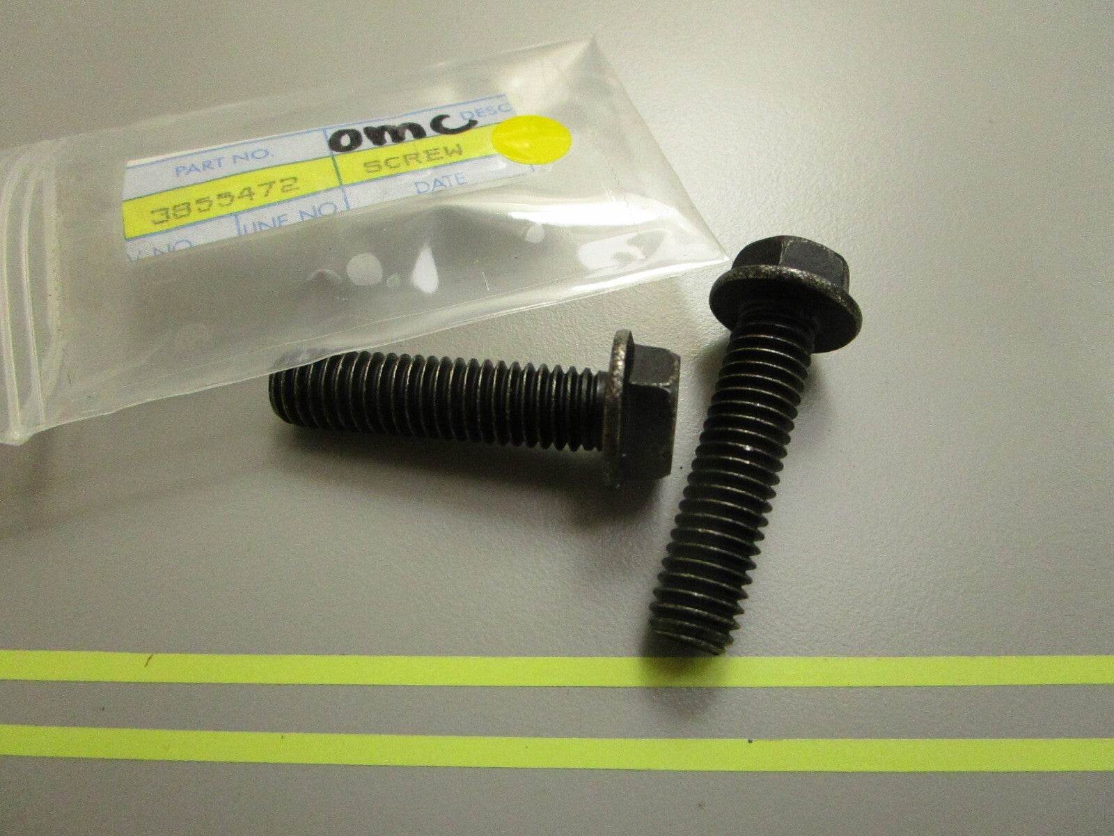 *NEW OEM* (LOT OF 2) 0810 OMC Johnson Evinrude Screw 3855472