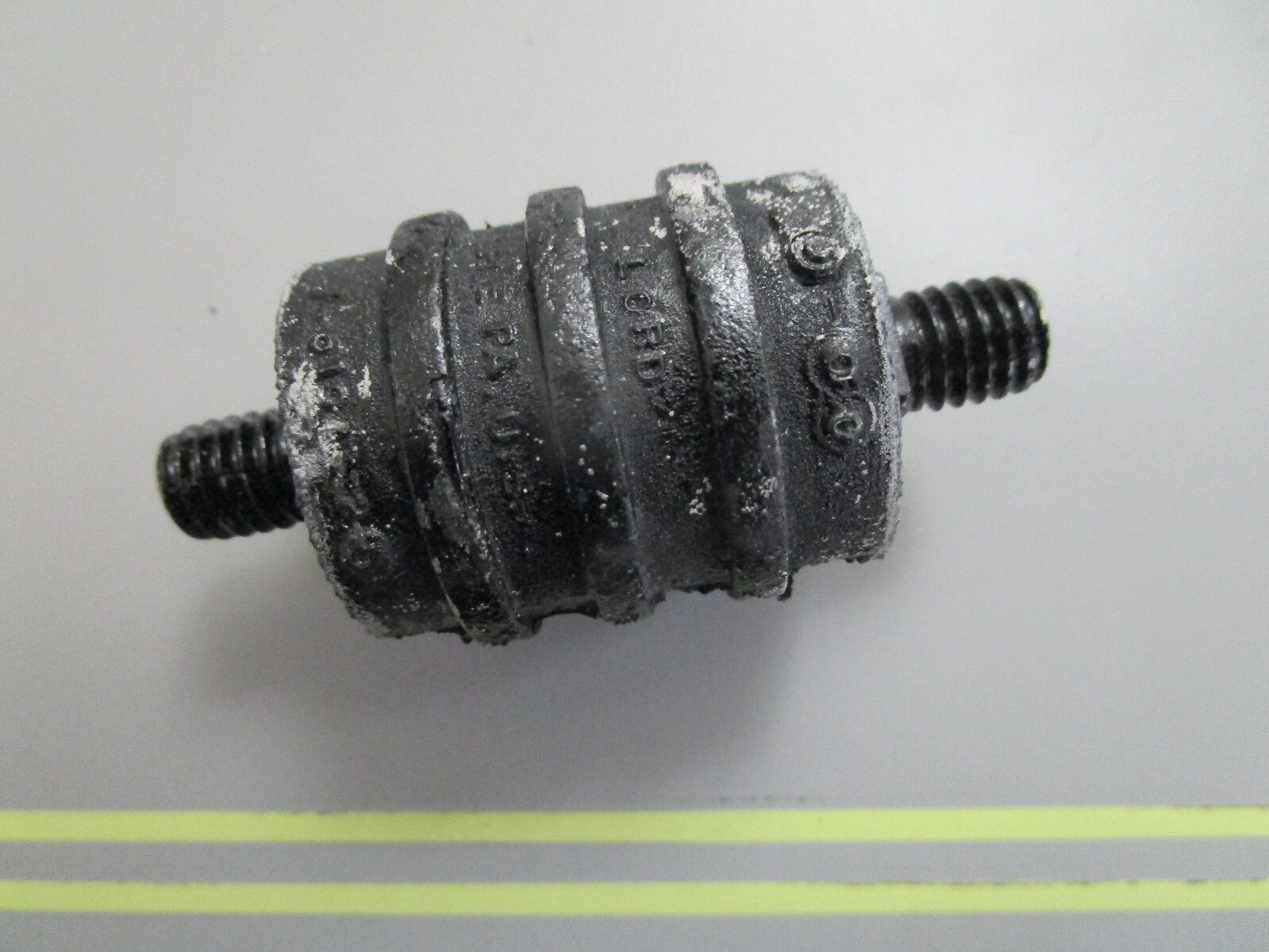 *NEW OEM* 0820 OMC Johnson Evinrude Rubber Mount 331812 0331812