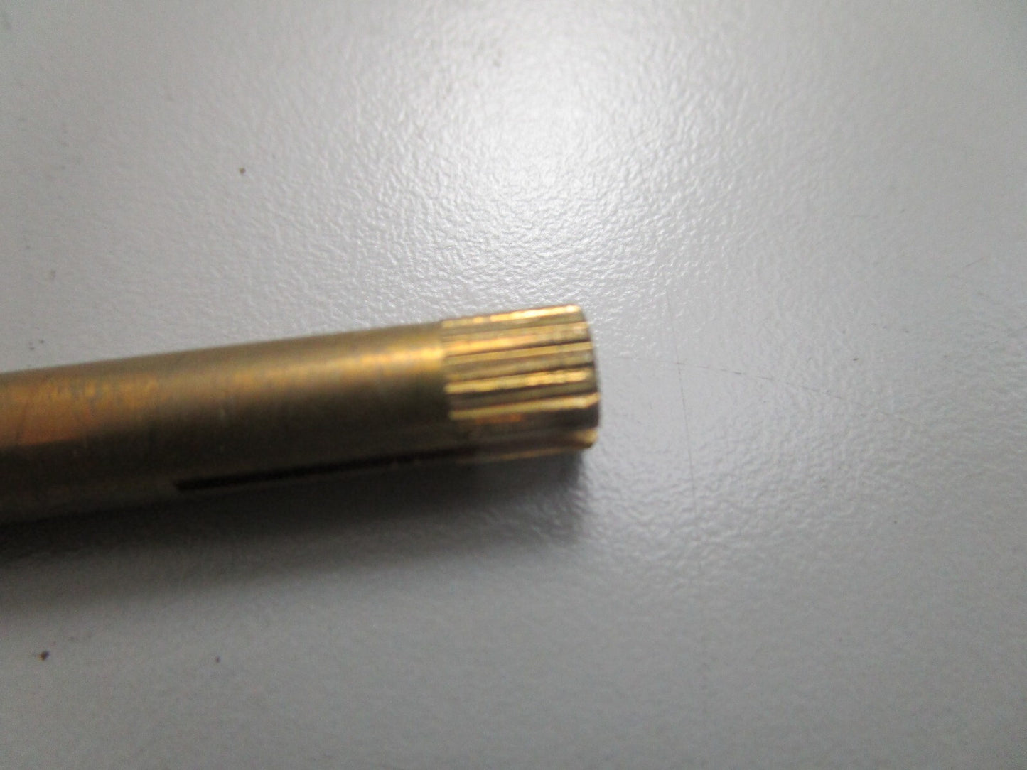 *NEW OEM* 0810 OMC Johnson Evinrude Needle Valve 304577 0304577