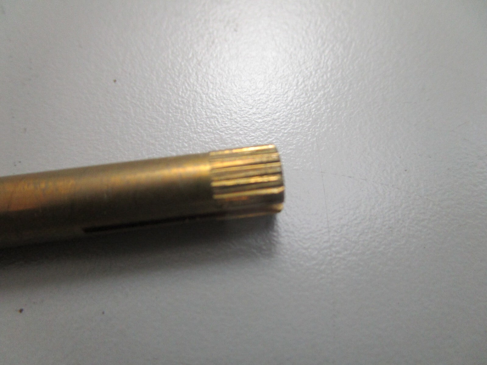 *NEW OEM* 0810 OMC Johnson Evinrude Needle Valve 304577 0304577