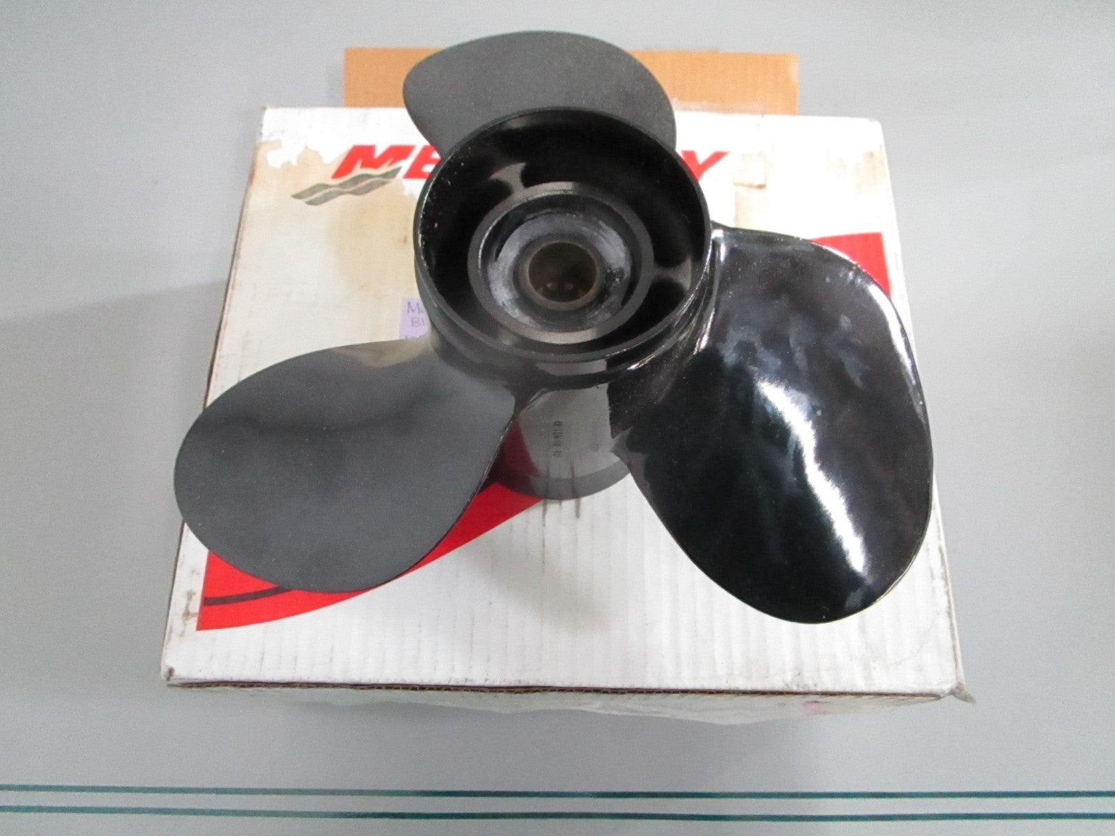 NEW OEM 48-33774A1 Mercury Black Max 10⅞ × 10 Propeller 0820