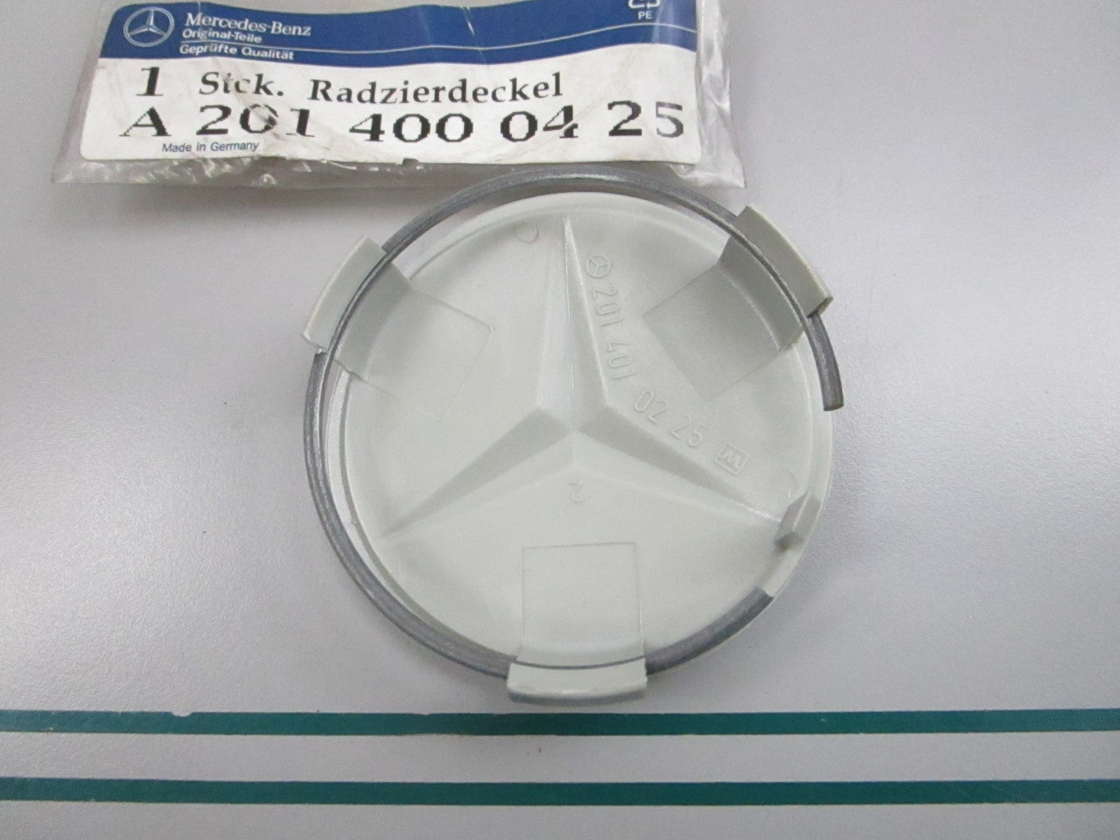 NEW OEM 2014000425 Mercedes-Benz Wheel Center Cap 0810