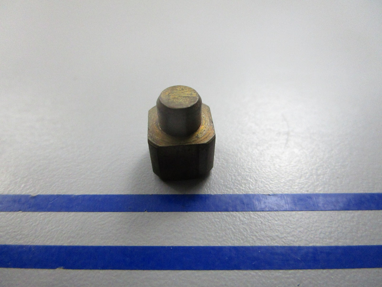 NEW OEM 303595 0303595 OMC Johnson Evinrude Valve 0810