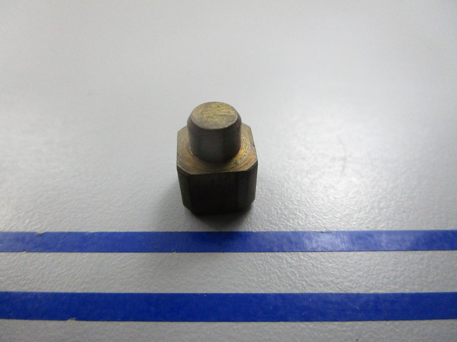 NEW OEM 303595 0303595 OMC Johnson Evinrude Valve 0810