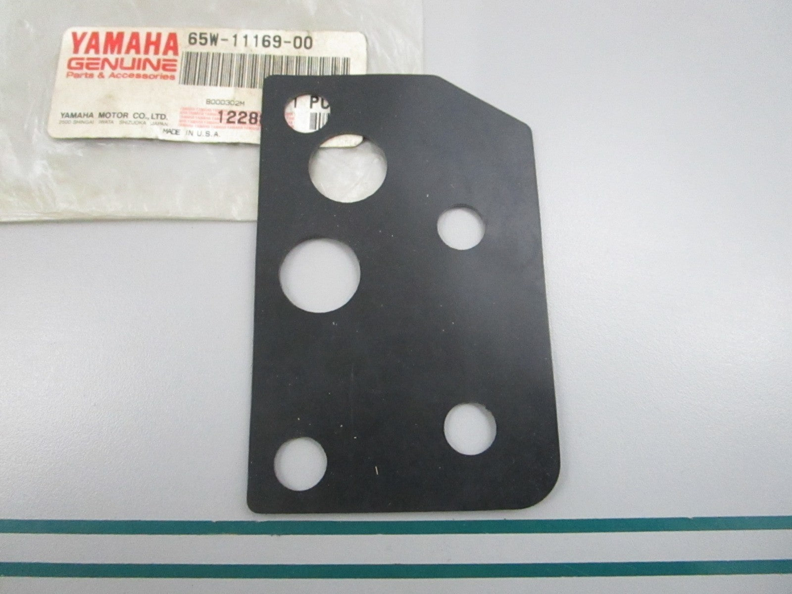 NEW OEM 65W-11169-00-00 Yamaha Breather Cover Gasket 0810