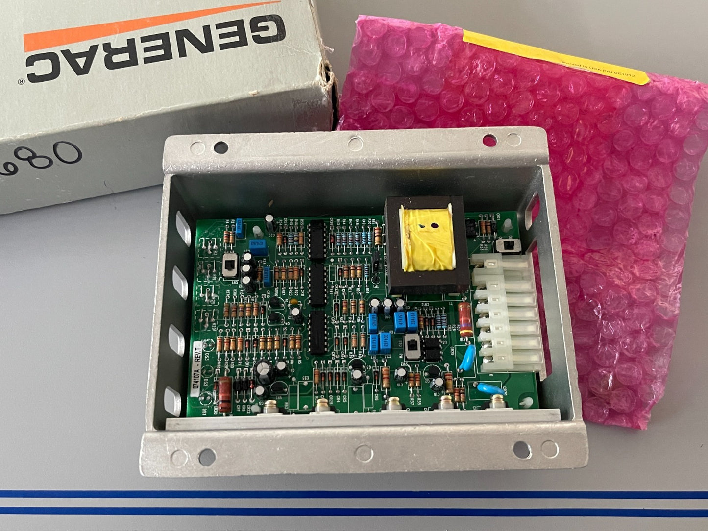 *NEW OEM* 0720 Generac Voltage Regulator 067680