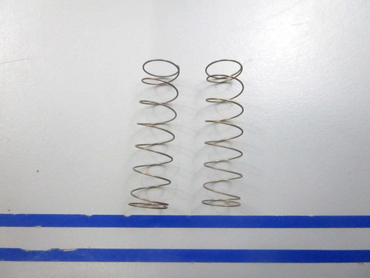 NEW OEM (LOT OF 2) 309298 0309298 OMC Johnson Evinrude Spring 0810