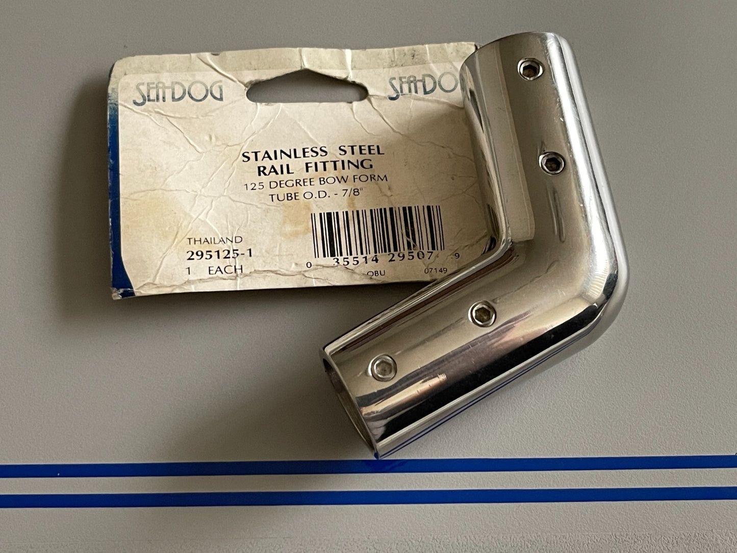 *NEW OEM* 0720 Sea Dog 125° Bow Form Tube O.D. -⅞ SS Rail Fitting 295125-1