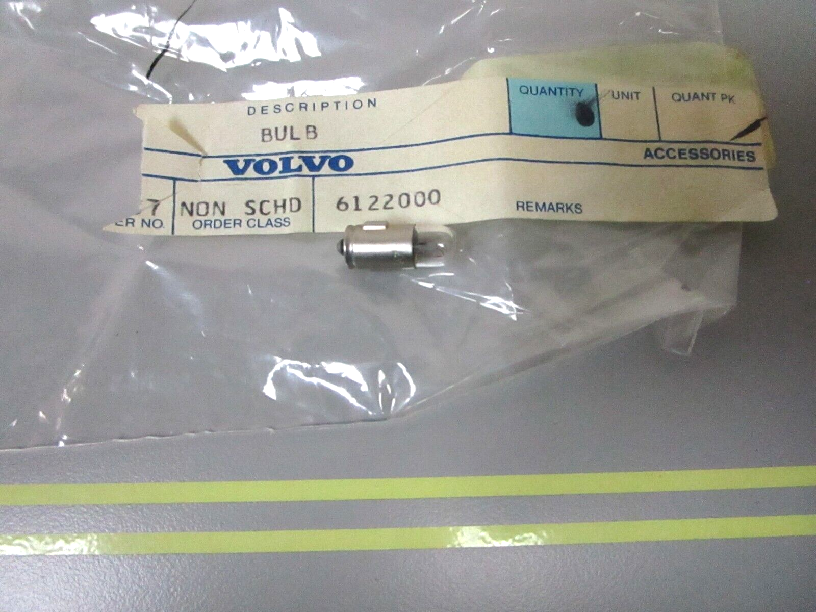 *NEW OEM* 0750 Volvo Penta BULB 19923