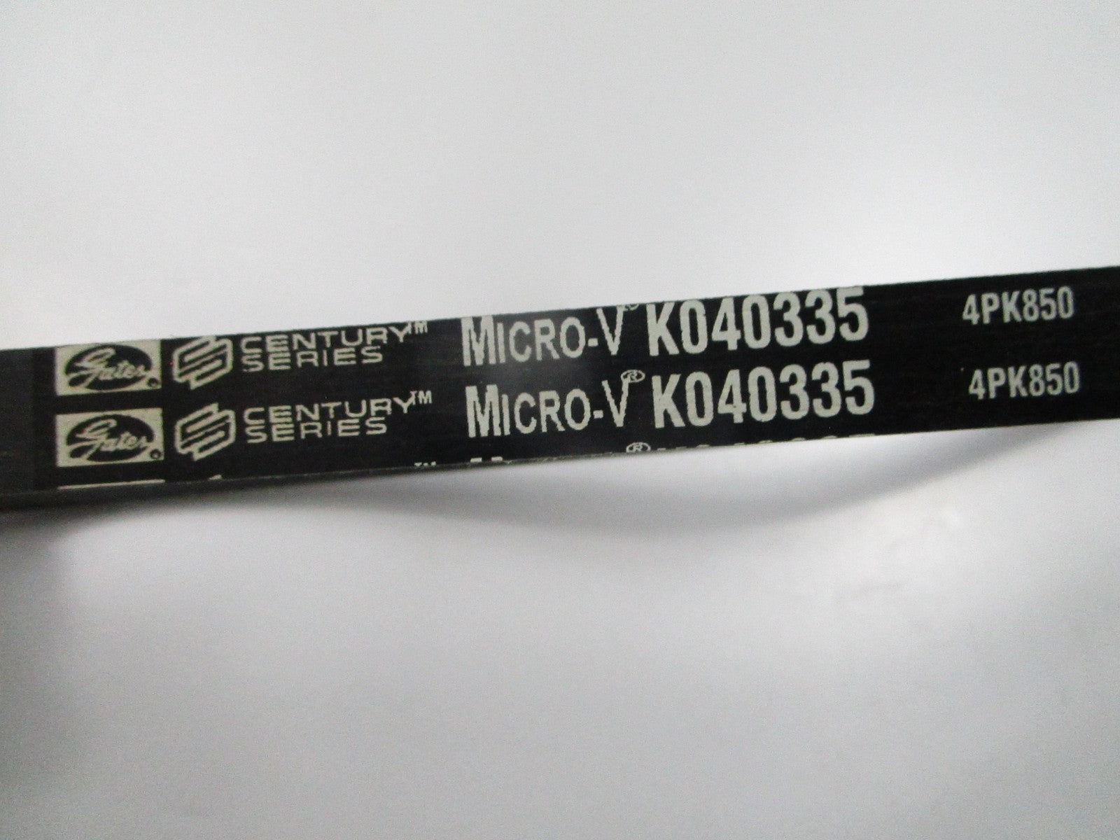 NEW K040335 Gates Micro-V Serpentine Belt 0810