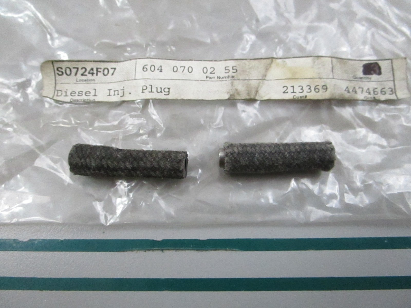 NEW OEM (LOT OF 2) 6040700255 Mercedes-Benz Terminal Stud 0810