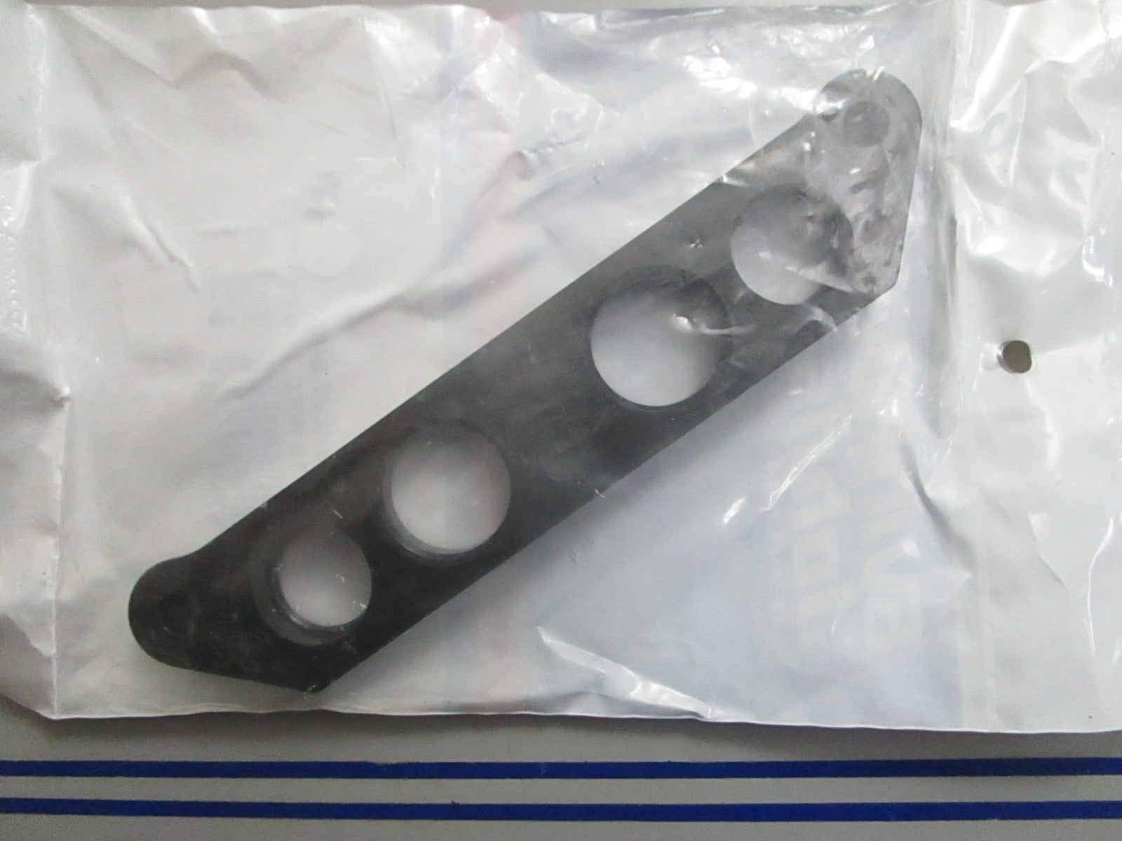 *NEW OEM* 0820 OMC Johnson Evinrude Valve Body 321693 0321693