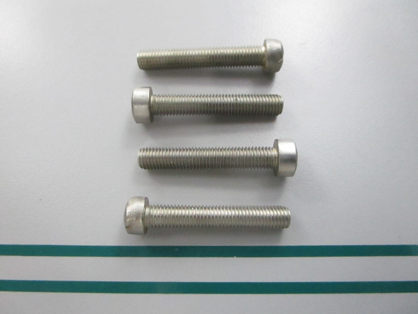 NEW OEM (LOT OF 4) 10-49987 Mercury Quicksilver Screw 0810