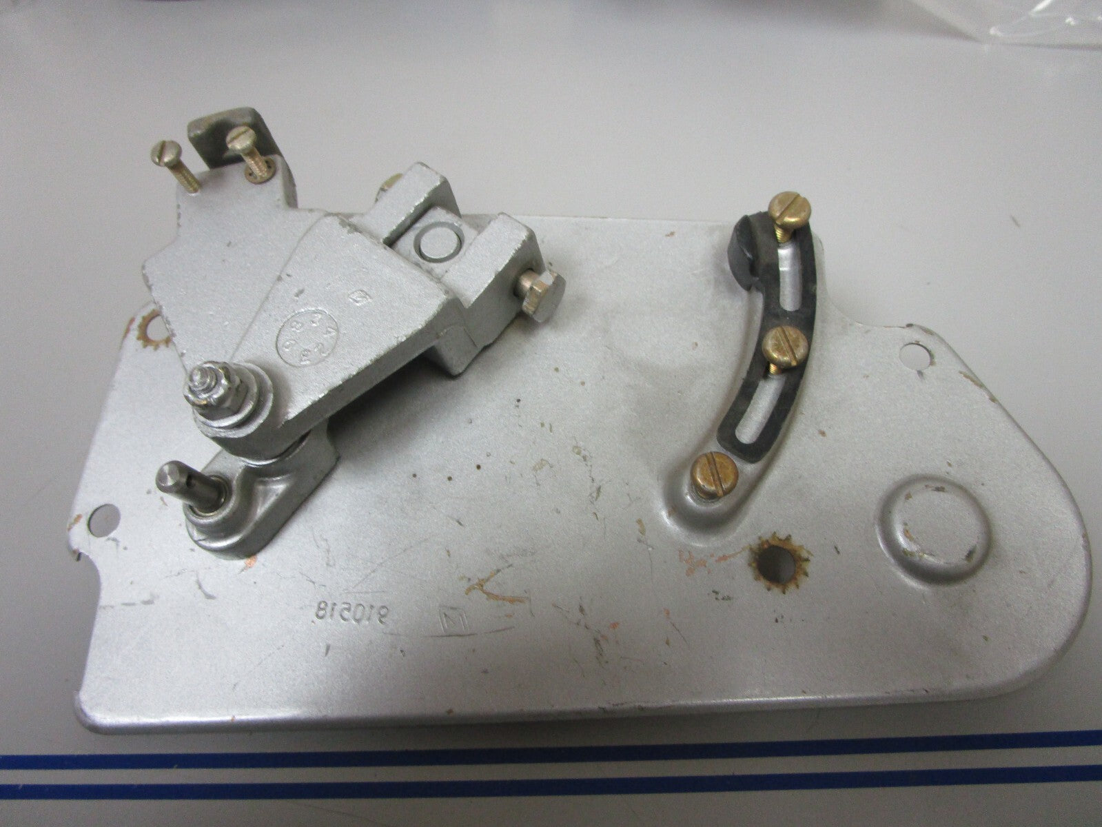 *NEW OEM* 0810 OMC Johnson Evinrude Shift Housing Cover Ay 982761 982763 982762