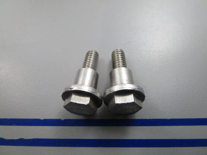 NEW OEM (LOT OF 2) 305618 0305618 OMC Johnson Evinrude Screw 0810