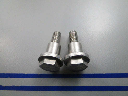 NEW OEM (LOT OF 2) 305618 0305618 OMC Johnson Evinrude Screw 0810