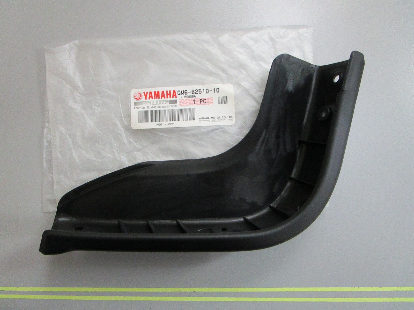 *NEW OEM* 0820 Yamaha Stern Gunwale 1 GM6-6251D-10-00