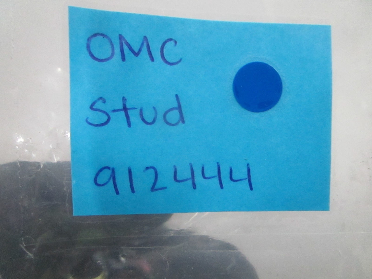 *NEW OEM* 0810 OMC Johnson Evinrude Stud 912444 0912444